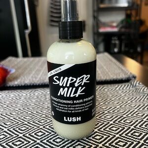 Lush Super Milk Conditioning Hair Primer - Black & Cream